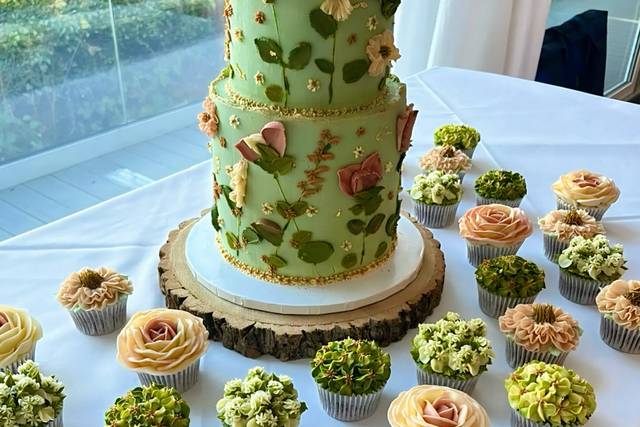 2-Tier Wedding Cake & Cupcakes