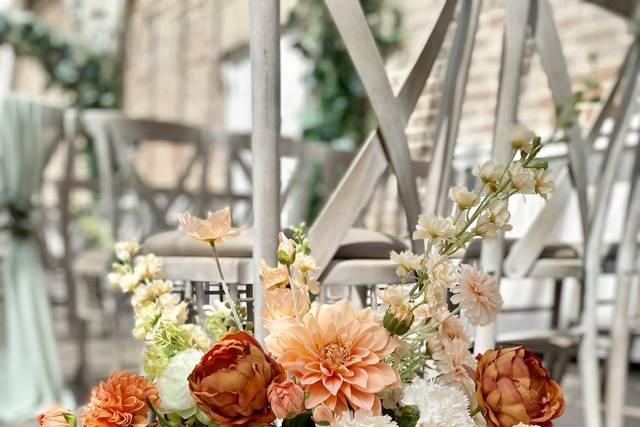 Aisle decor