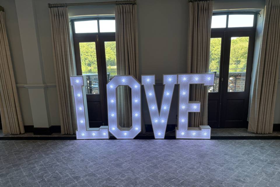 LED  Love
