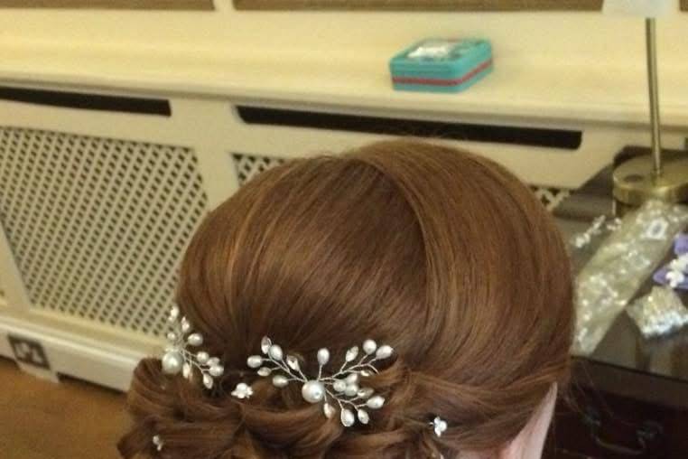 Hairstylehttps://cdn0.hitched.