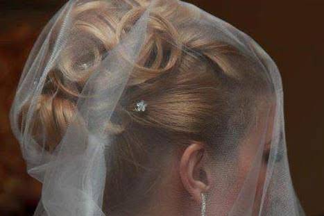 Bridal hairhttps://cdn0.hitche