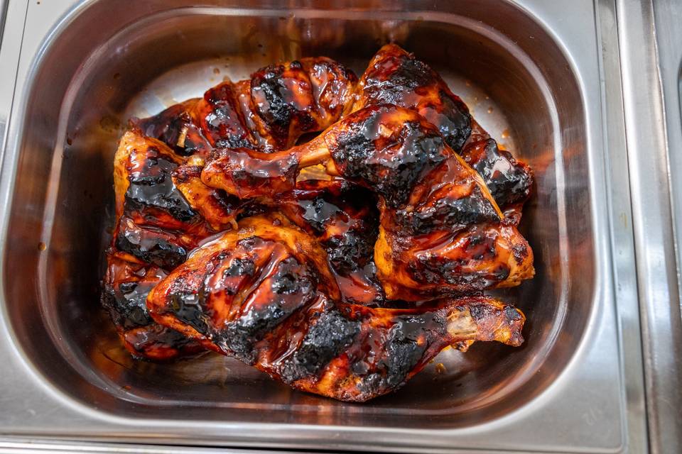 barbecue chicken close up tray
