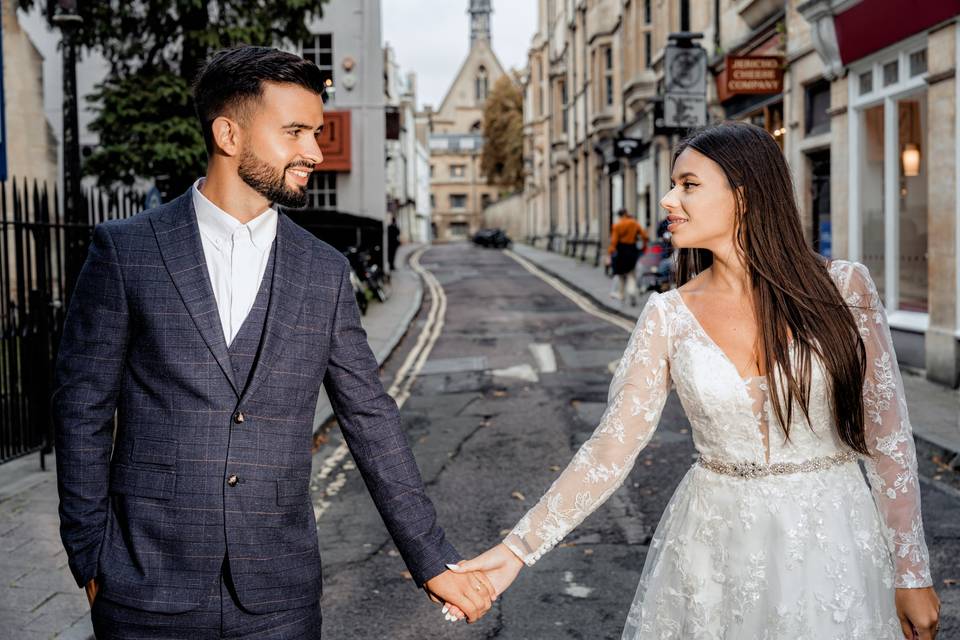 Elegant Oxford wedding portrai