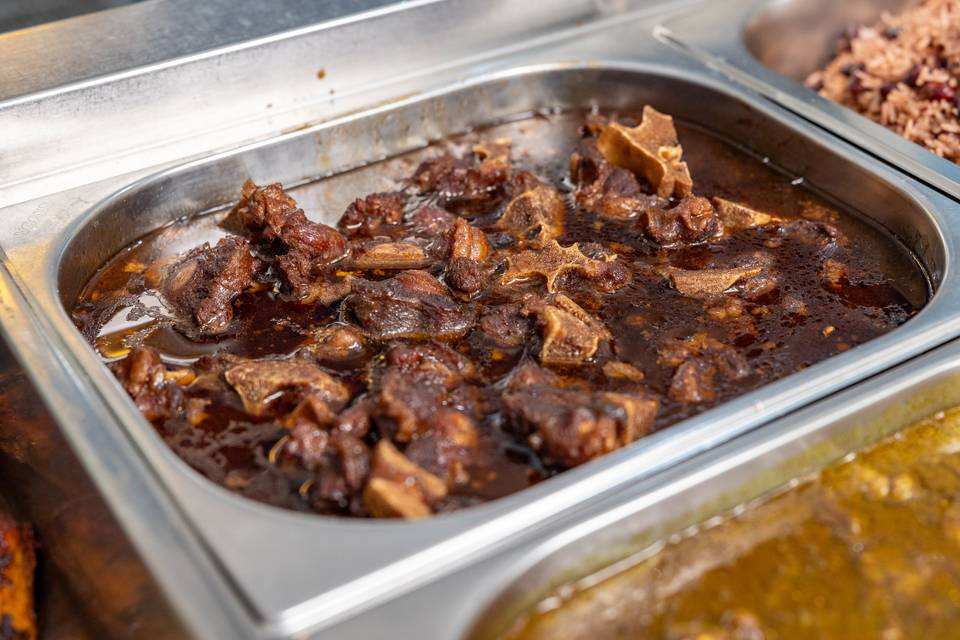 catering tray stew pork beef