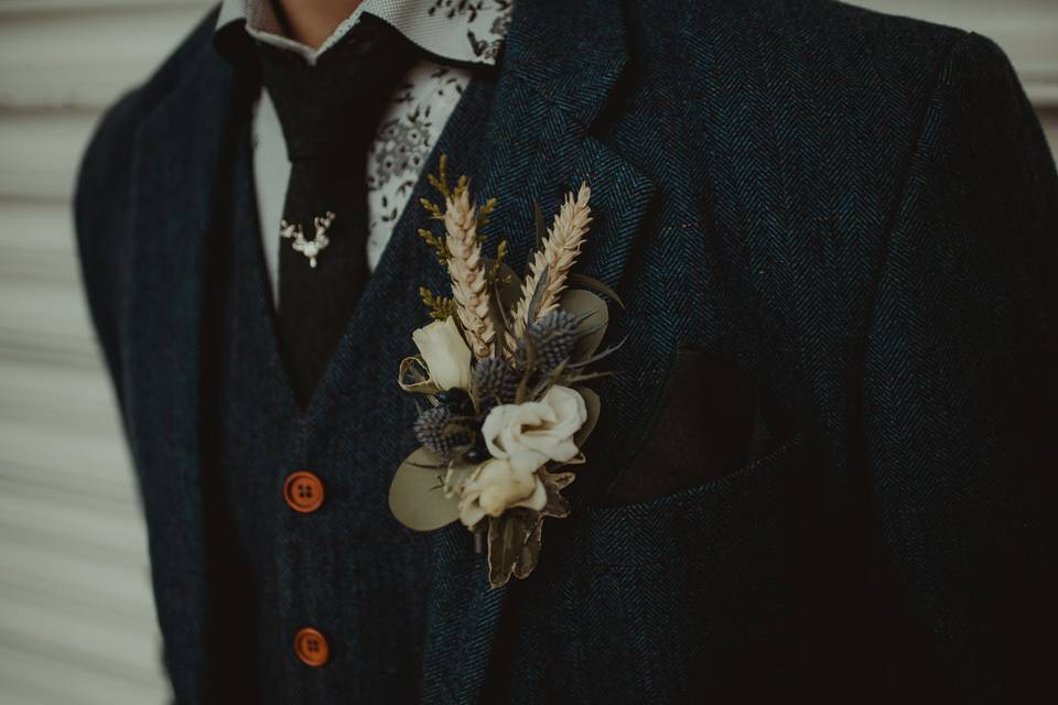 Rustic buttonhole