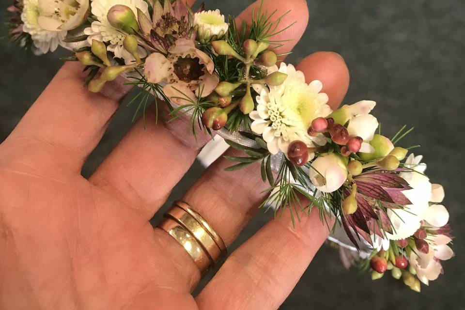 Floral headpiece