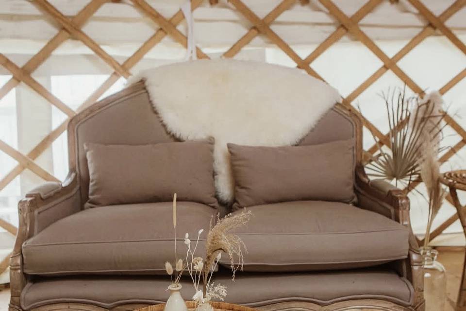 LOUNGE SETS