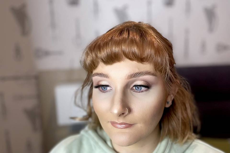 Graduation makeup