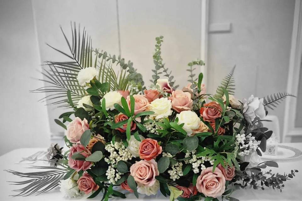 Blush Pink & White Centrepiece