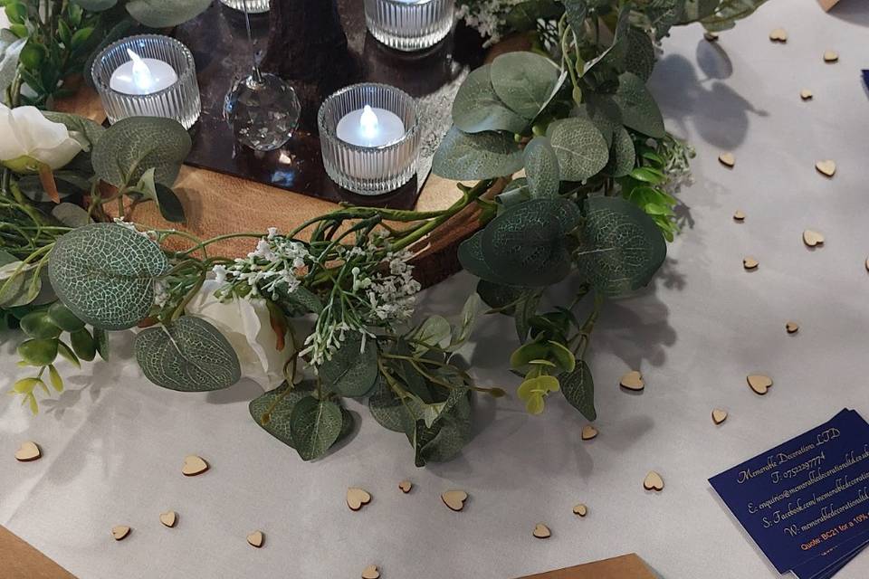 Rustic table scatter