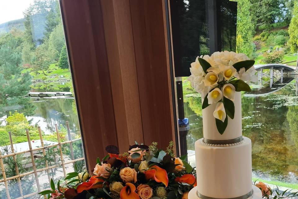 Floral cake table