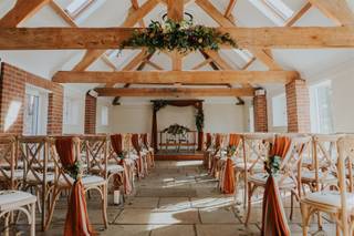 Hanbury Barns Wedding Venue