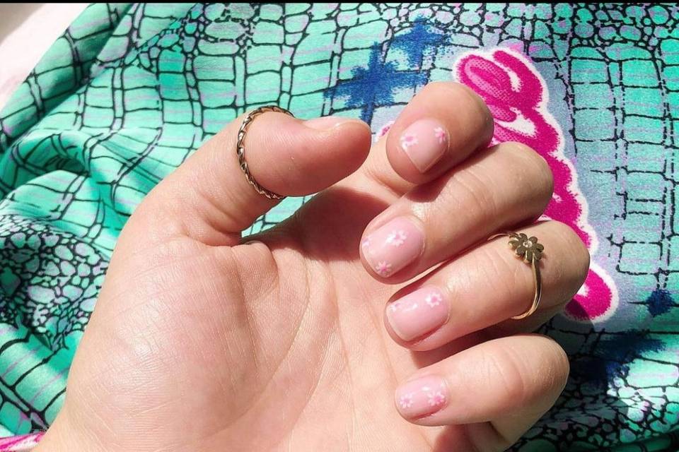 Gel mani with nail art
