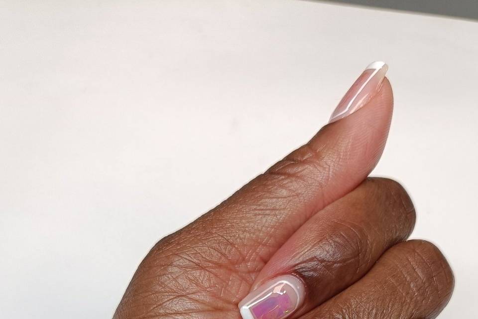 Gel manicure alternate French