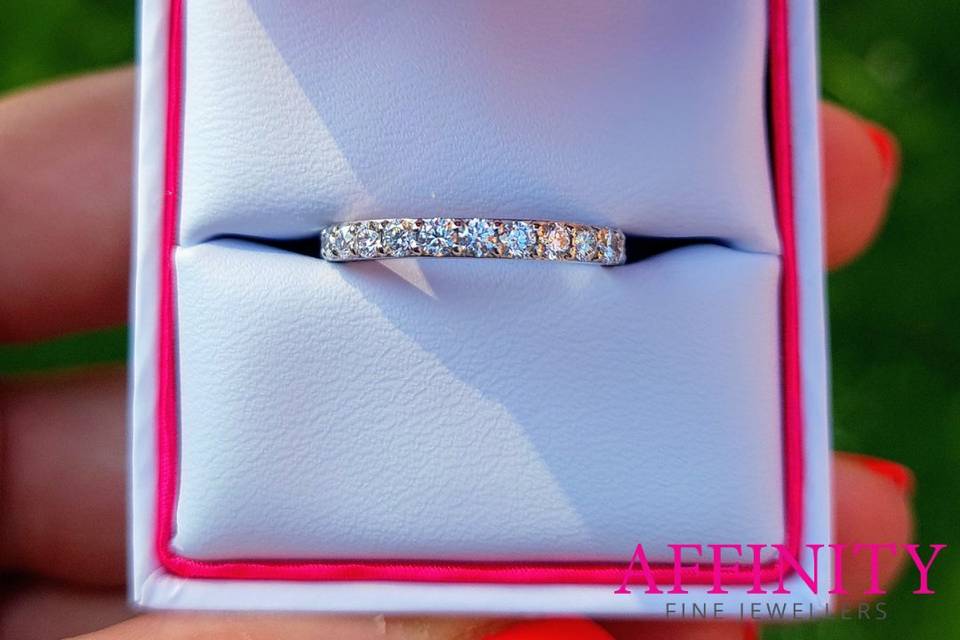 Diamond set band