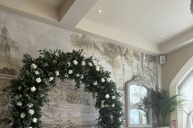 Ceremony Table & Arch