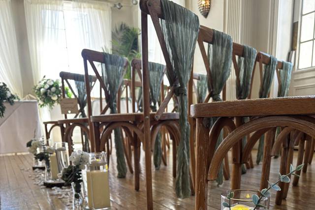 Aisle Decor