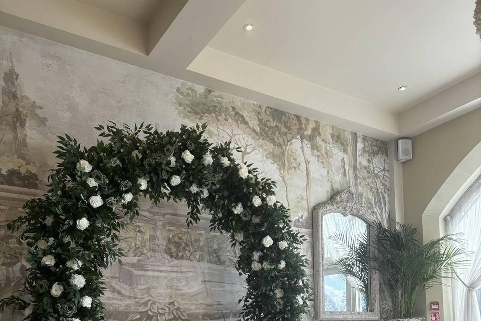 Ceremony Table & Arch