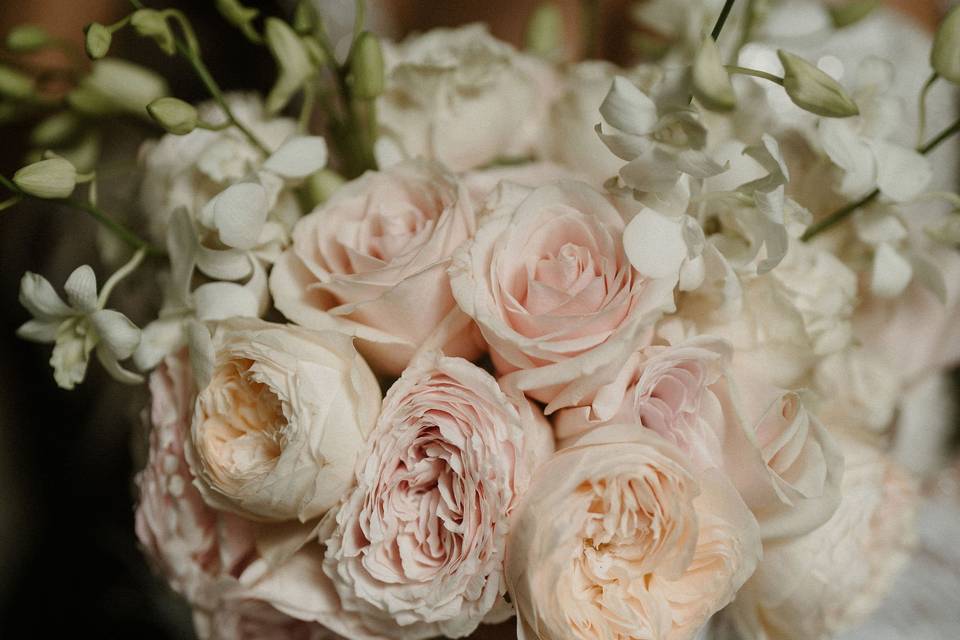 Luxurious Bridal flowers