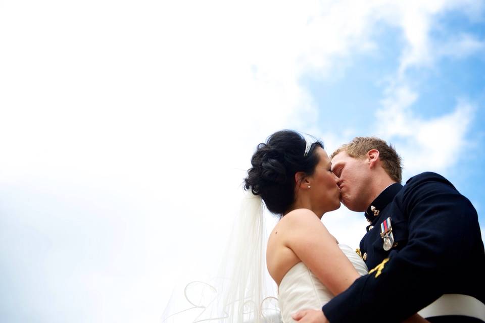 Couple kissing - Steven Bailey Photography