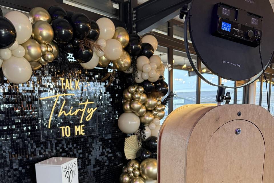 Vintage pod and black shimmer