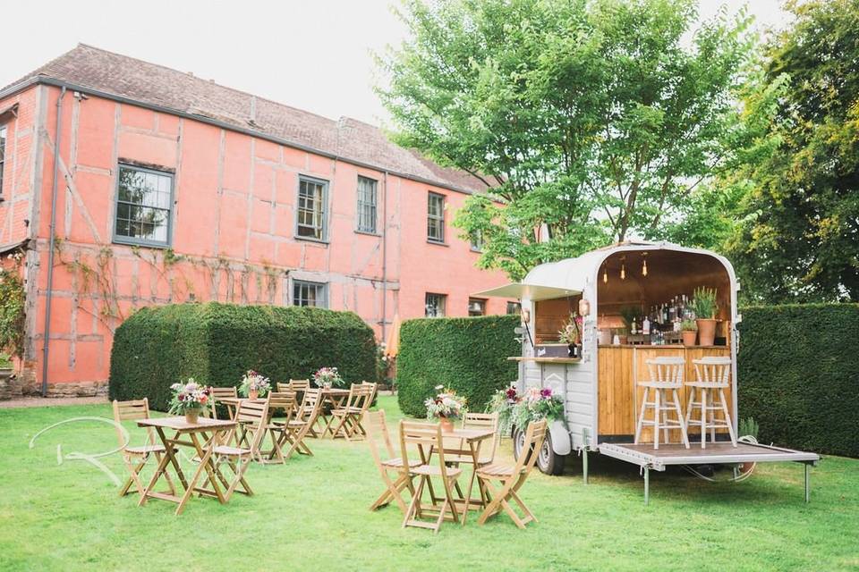 Bar in Yew Gardens