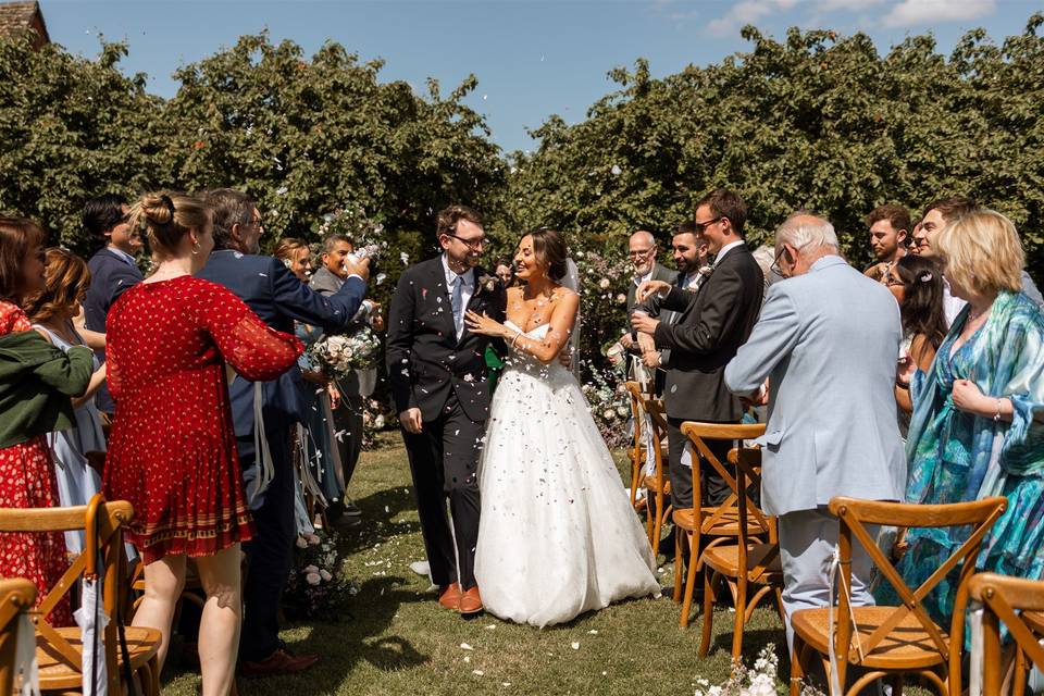 Ceremony lawn confetti