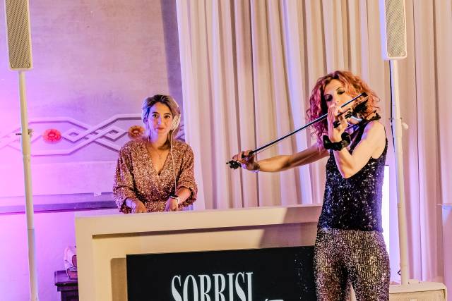 Dj Women and Violin