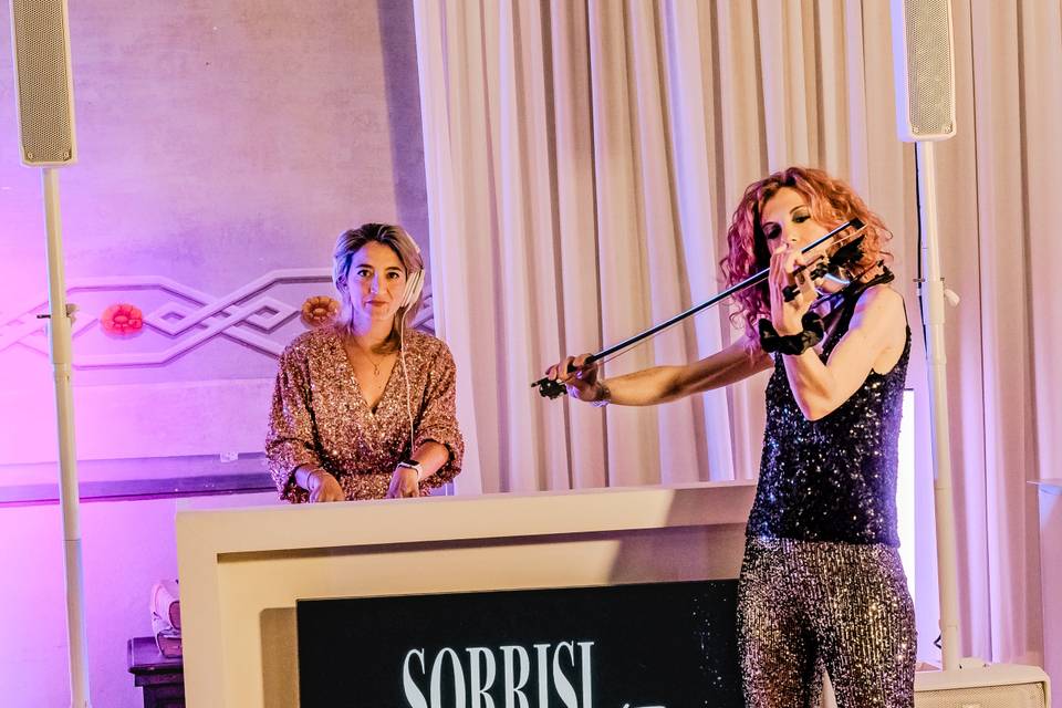 Dj Women and Violin