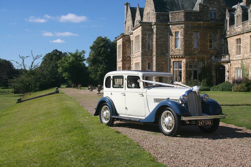 Ivory Vintage Wedding Car Hire