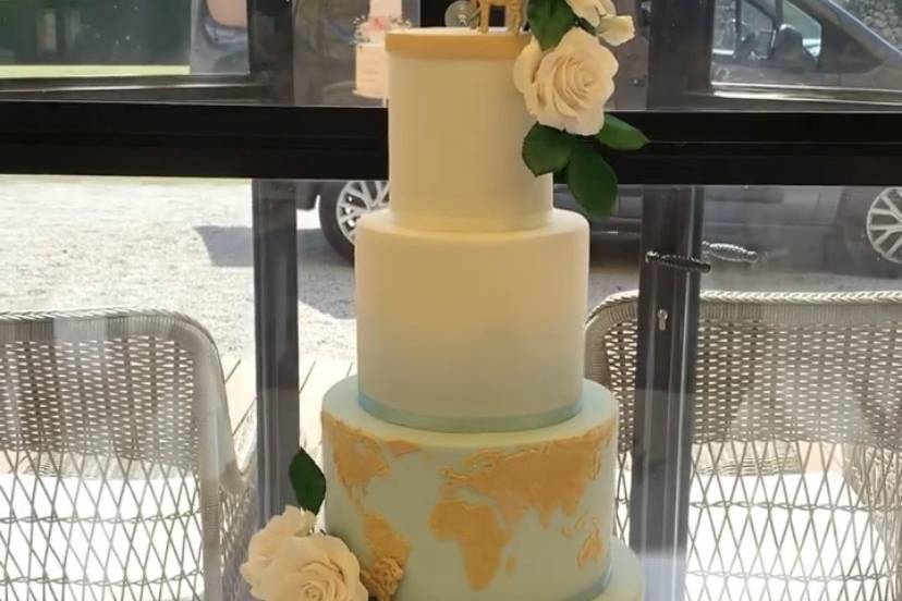 Travel theme wedding cake