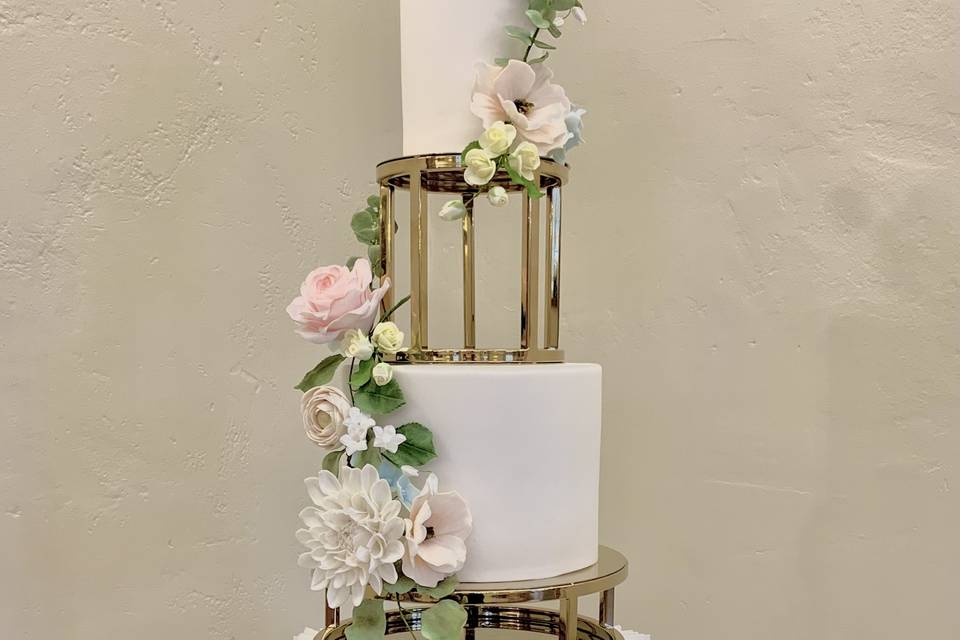 Gold separator Wedding Cake