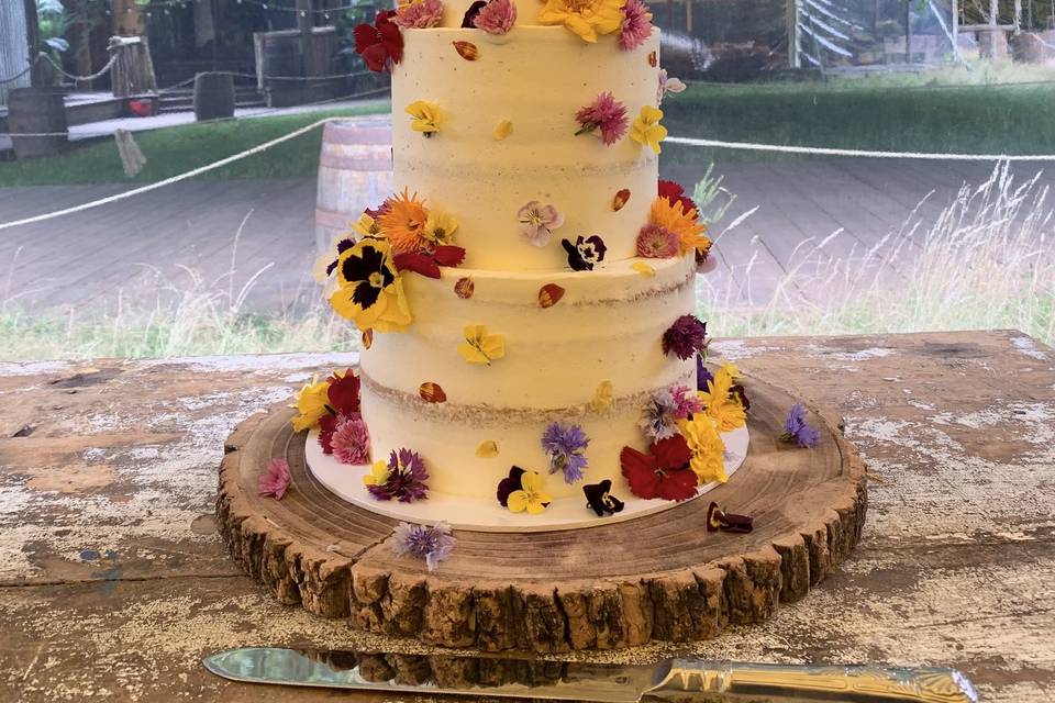 Organic edible flowers cake