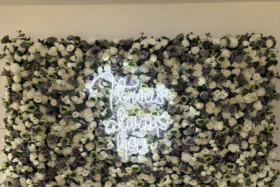 Flower wall & neon sign