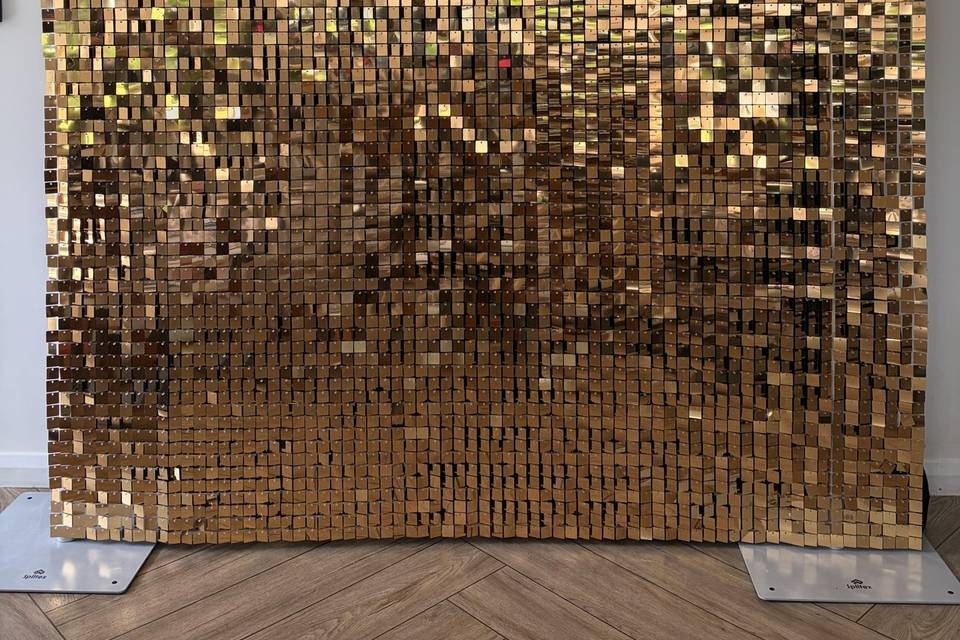 Shimmer wall