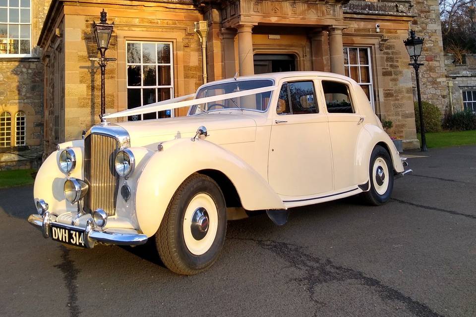 1948 Bentley Mark VI saloon
