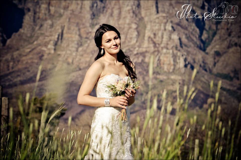 Bridal shoot in nature