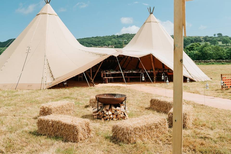 Tipi's hold up to 150 guests