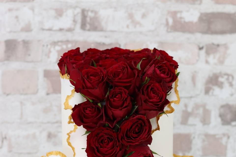 Gold Edged Cake with Red roses