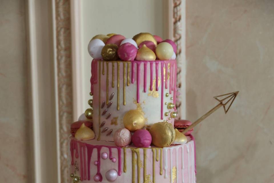 Pink & Gold Drip Cake