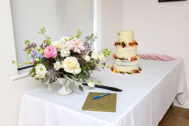 Cake table