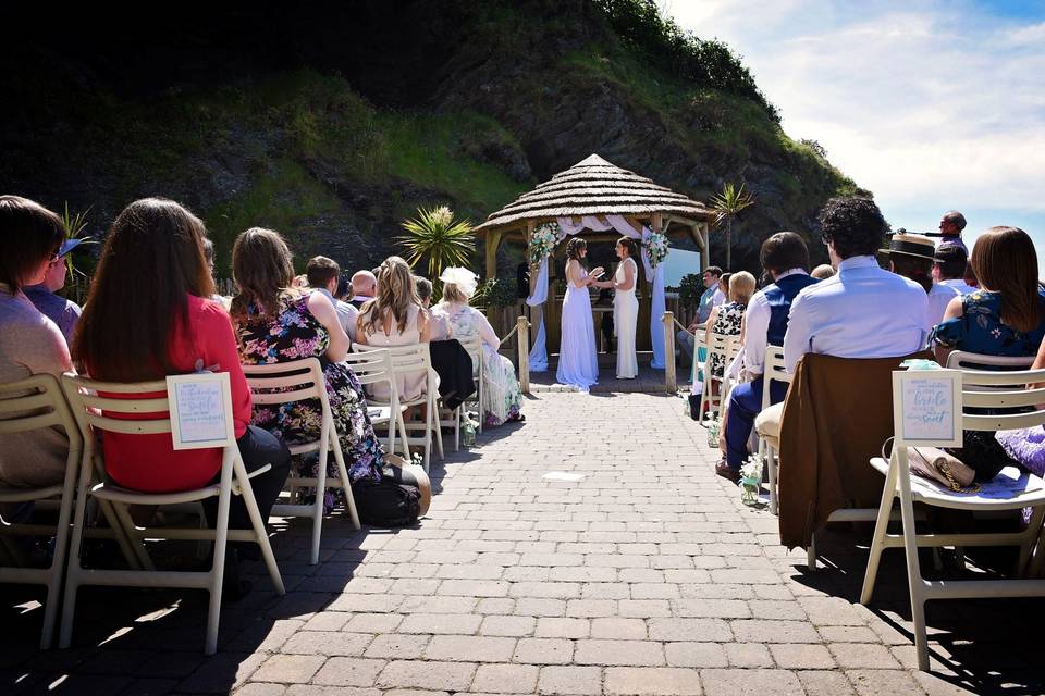Tunnels Beaches Wedding