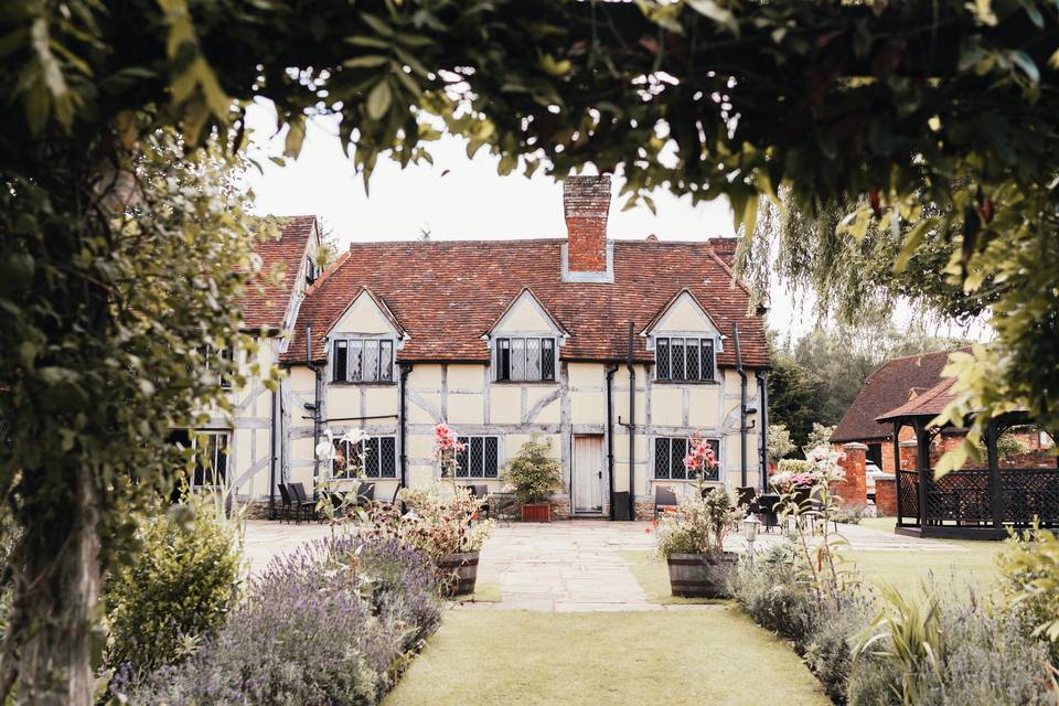 Cain Manor archway