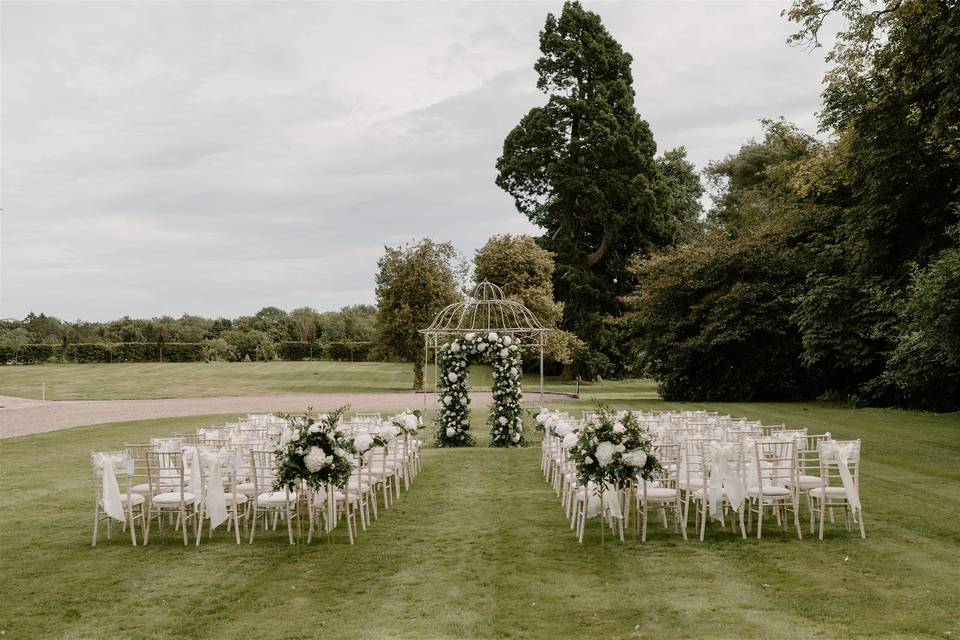 Outdoor Lawn Ceremony