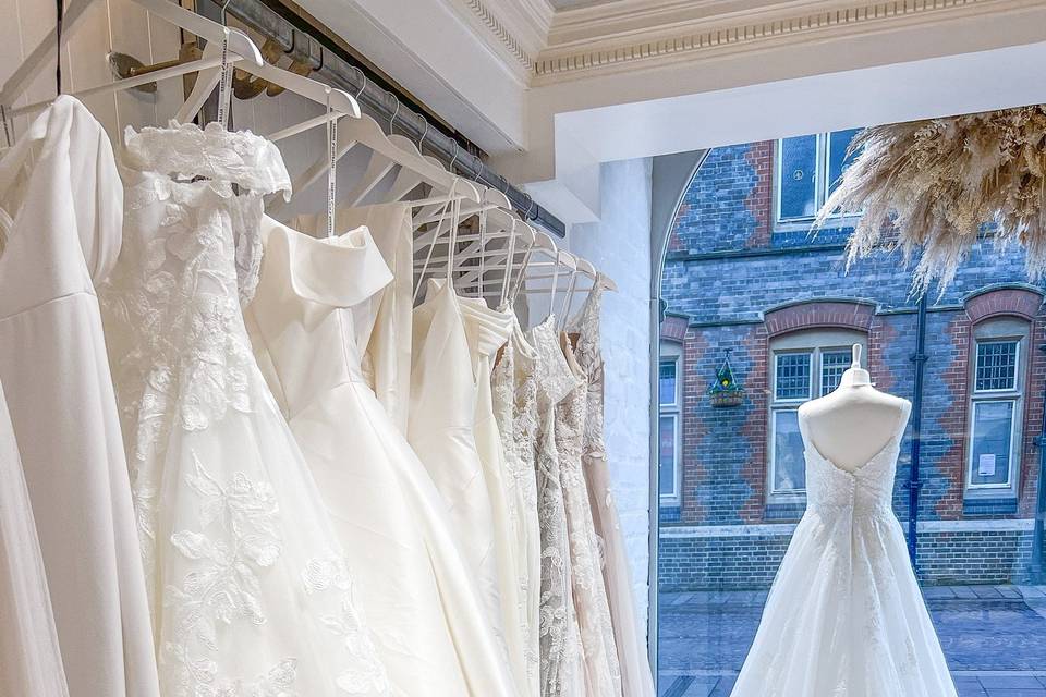 The Bridal Dress Company in Berkshire ...