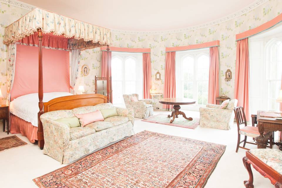 Duns Castle - Pink Four Poster