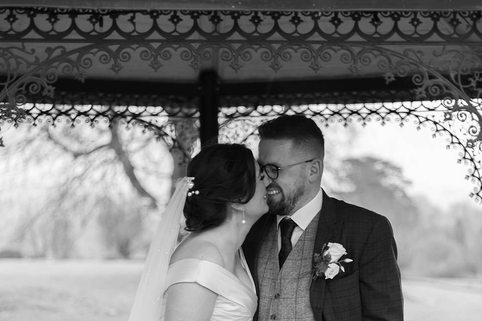 Bredenbury Court Barn wedding