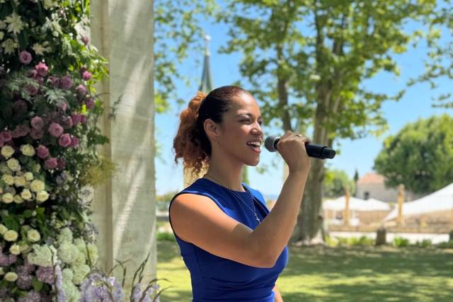 Roxa Damas - Wedding & Private Event DJ/Vocalist