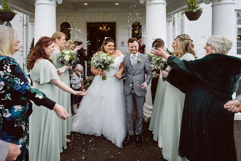 Confetti throw