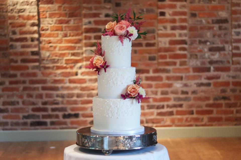 Pearl wedding cake